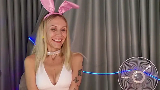 goddess kate   online show from October 31, 2025, 8:26 am