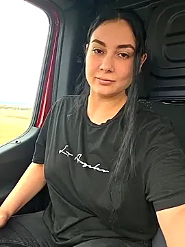 SaraViss20 online show from November 4, 2025, 12:04 pm