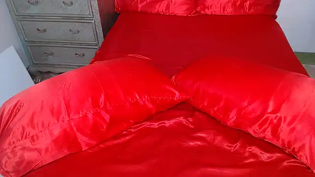 Snapshot of Ambra_ chatting on October 26, 2025, 2:56 pm Ambra online show from October 26, 2025, 2:56 pm