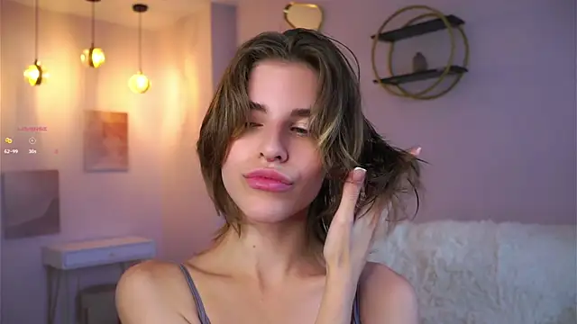 EleneButton online show from September 18, 2025, 1:40 am