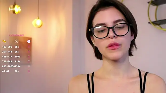 EleneButton online show from September 23, 2025, 2:47 am