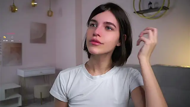 EleneButton online show from November 19, 2025, 1:16 am