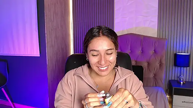 Snapshot of Bonnali_lune chatting on June 27, 2026, 4:39 am Bonnali lune online show from June 27, 2026, 4:39 am
