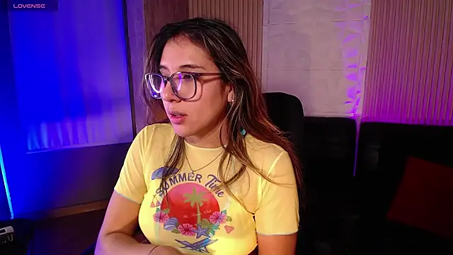 Snapshot of Bonnali_lune chatting on July 23, 2026, 4:32 am Bonnali lune online show from July 23, 2026, 4:32 am