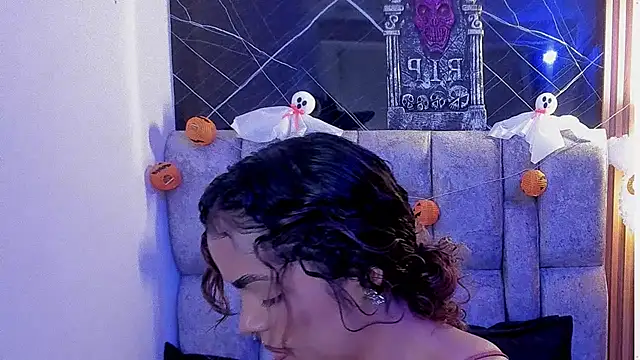 roxanne dl online show from October 16, 2025, 4:41 pm