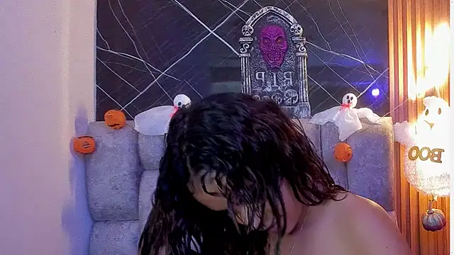 roxanne dl online show from October 24, 2025, 12:45 pm