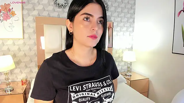 Snapshot of Sasha__sims__ chatting on September 14, 2025, 11:53 am Sasha sims online show from September 14, 2025, 11:53 am