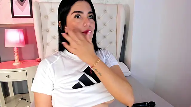 Snapshot of Sasha__sims__ chatting on September 26, 2025, 11:47 am Sasha sims online show from September 26, 2025, 11:47 am