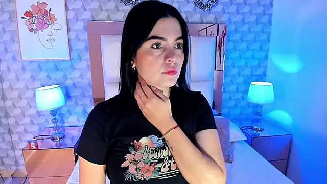 Snapshot of Sasha__sims__ chatting on October 9, 2025, 11:19 am Sasha sims online show from October 9, 2025, 11:19 am