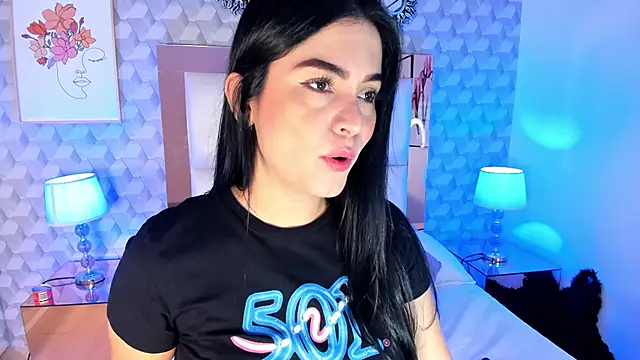 Snapshot of Sasha__sims__ chatting on October 13, 2025, 11:43 am Sasha sims online show from October 13, 2025, 11:43 am