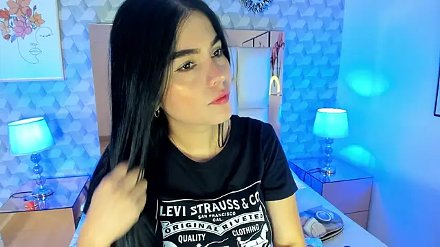 Snapshot of Sasha__sims__ chatting on October 22, 2025, 12:38 pm Sasha sims online show from October 22, 2025, 12:38 pm