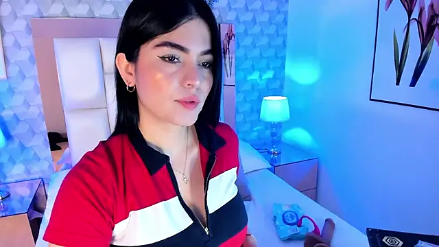 Snapshot of Sasha__sims__ chatting on October 30, 2025, 11:44 am Sasha sims online show from October 30, 2025, 11:44 am