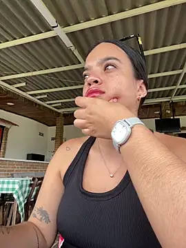 JuanitaMore01 online show from September 14, 2025, 7:24 pm