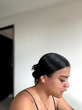 JuanitaMore01 online show from November 11, 2025, 7:14 pm