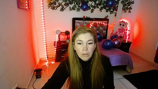 laura evans1998 online show from September 12, 2025, 3:12 pm
