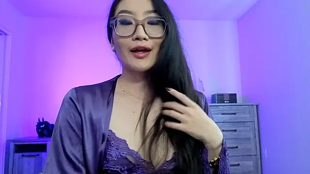 Aliciaz3 online show from September 18, 2025, 10:56 pm