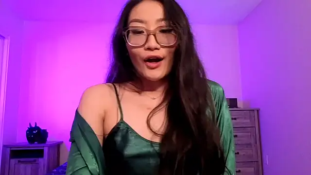 Aliciaz3 online show from September 27, 2025, 5:07 pm