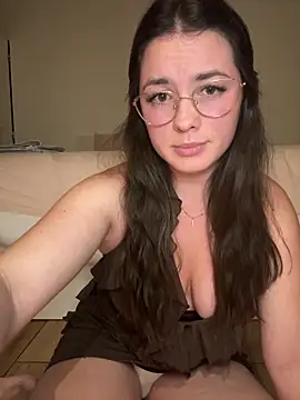 liloush   online show from June 26, 2026, 9:19 pm