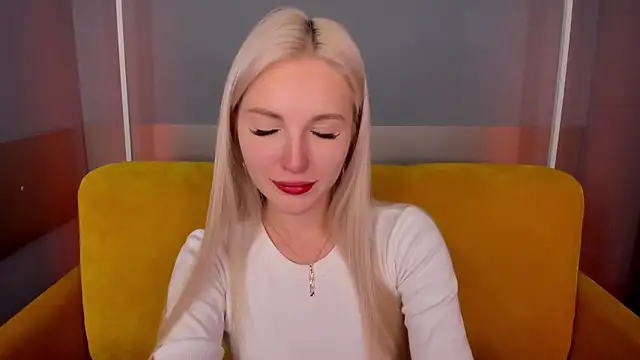 LisaFoxyMe online show from September 15, 2025, 10:04 am