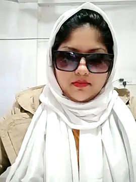 Snapshot of Nusrat-N chatting on February 3, 2026, 2:53 am Nusrat-N online show from February 3, 2026, 2:53 am