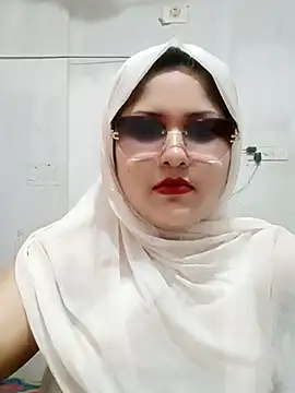 Snapshot of Nusrat-N chatting on June 28, 2026, 1:22 am Nusrat-N online show from June 28, 2026, 1:22 am