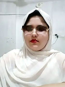 Snapshot of Nusrat-N chatting on June 28, 2026, 3:29 pm Nusrat-N online show from June 28, 2026, 3:29 pm