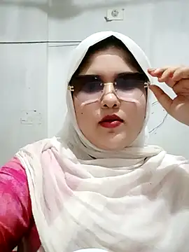 Snapshot of Nusrat-N chatting on July 8, 2026, 3:27 pm Nusrat-N online show from July 8, 2026, 3:27 pm