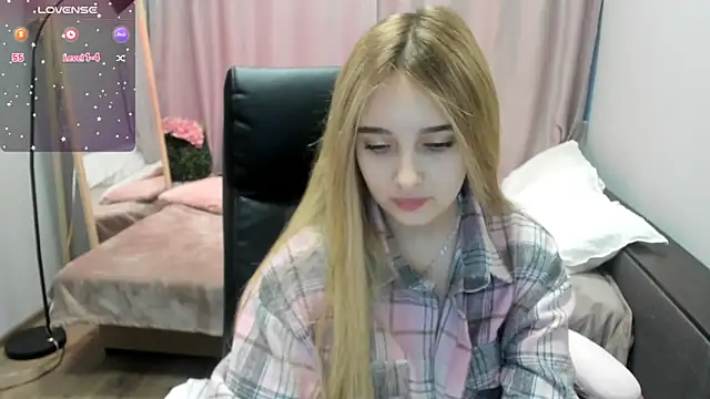 TaisiaHot online show from March 23, 2026, 9:02 am