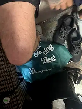 Snapshot of makeyoucum1716 chatting on September 29, 2025, 3:39 pm makeyoucum1716 online show from September 29, 2025, 3:39 pm