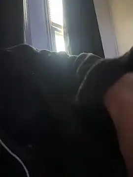 Snapshot of makeyoucum1716 chatting on November 12, 2025, 1:33 pm makeyoucum1716 online show from November 12, 2025, 1:33 pm