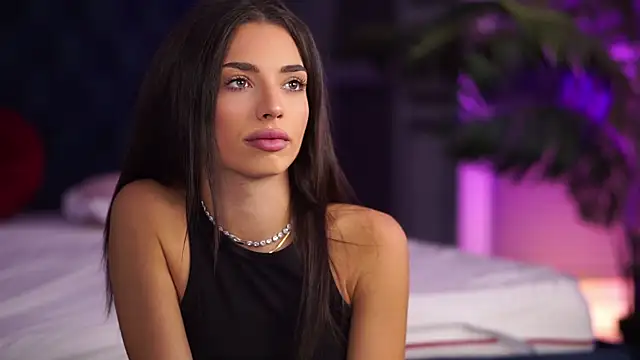 LalaRoze online show from September 25, 2025, 6:55 pm