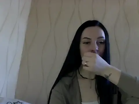 Lulii24 online show from December 18, 2025, 1:06 pm