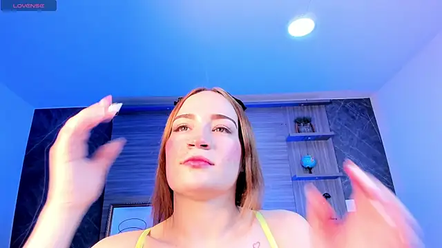 MadisonAnngel online show from September 29, 2025, 8:13 pm