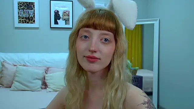 MistyMarlo online show from April 4, 2026, 6:49 pm