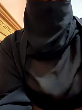  Laiali  online show from October 18, 2025, 12:06 pm