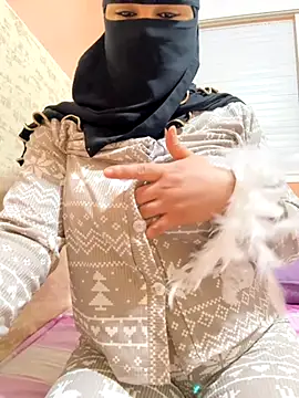  Laiali  online show from November 12, 2025, 11:21 am