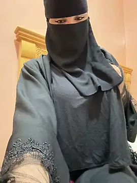  Laiali  online show from April 1, 2026, 3:42 pm