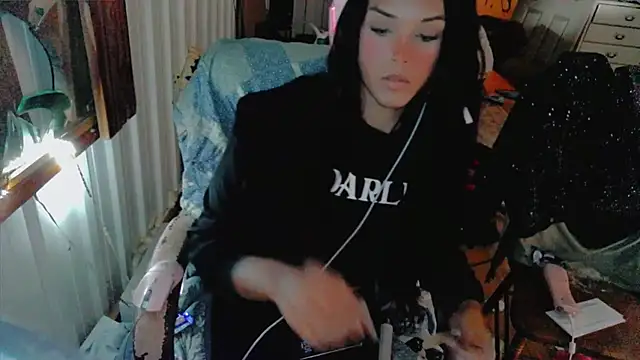 HTXBBY3130 online show from November 3, 2025, 4:36 am