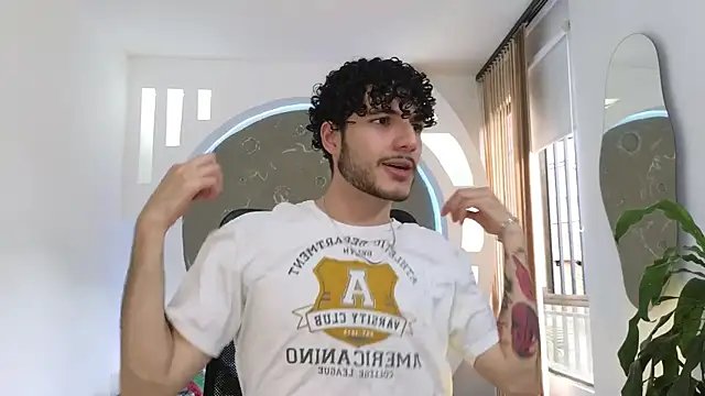 Snapshot of Rafael_Mendezz chatting on September 11, 2025, 8:42 pm Rafael Mendezz online show from September 11, 2025, 8:42 pm