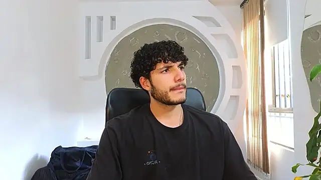 Snapshot of Rafael_Mendezz chatting on September 21, 2025, 8:43 pm Rafael Mendezz online show from September 21, 2025, 8:43 pm