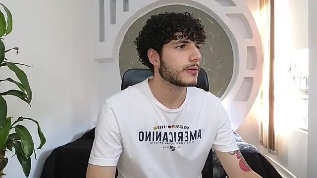 Snapshot of Rafael_Mendezz chatting on September 23, 2025, 9:18 pm Rafael Mendezz online show from September 23, 2025, 9:18 pm