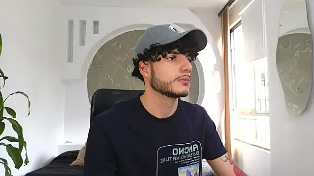 Snapshot of Rafael_Mendezz chatting on October 9, 2025, 8:40 pm Rafael Mendezz online show from October 9, 2025, 8:40 pm