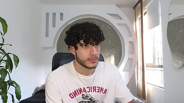 Snapshot of Rafael_Mendezz chatting on October 10, 2025, 9:03 pm Rafael Mendezz online show from October 10, 2025, 9:03 pm