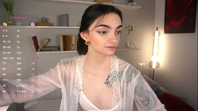 Morena Dolce online show from October 5, 2025, 5:28 am