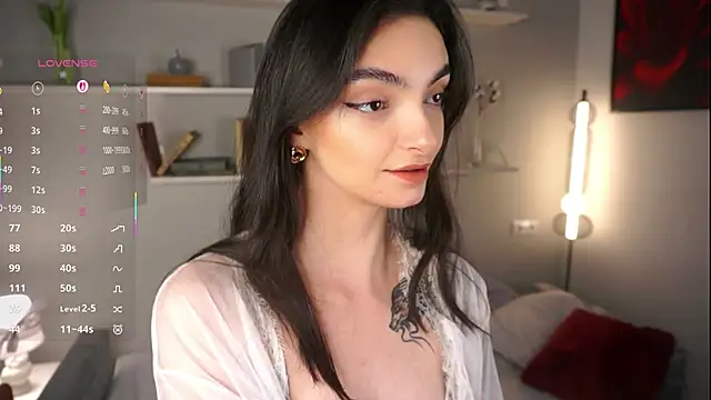 Morena Dolce online show from October 7, 2025, 5:15 am