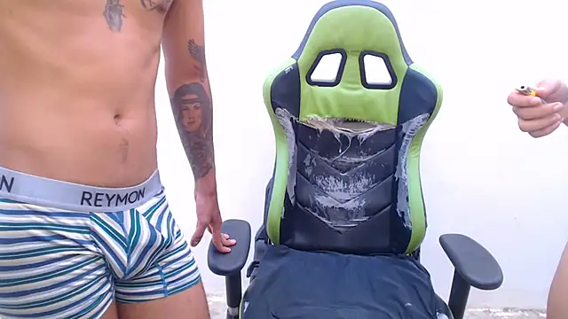 Snapshot of sensualduo chatting on September 19, 2025, 9:48 pm sensualduo online show from September 19, 2025, 9:48 pm