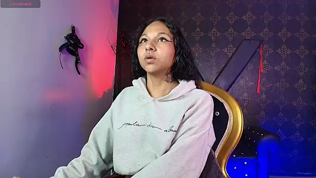 Sweettpleasure online show from December 14, 2025, 1:38 pm