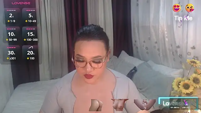 Hotcum ella online show from February 16, 2026, 12:40 am