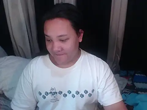 Hotcum ella online show from April 15, 2026, 2:51 am