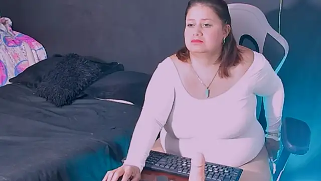 Lizz Milf online show from September 16, 2025, 4:02 am